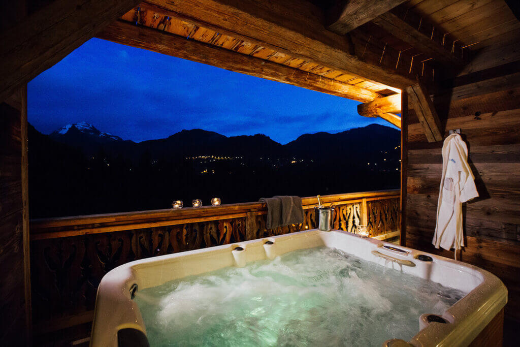 Hot tub with mountain views in Morzine