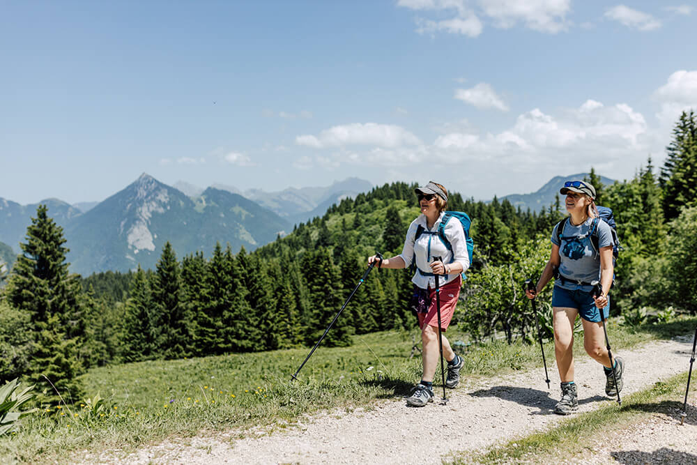 Mindful hiking guide near Geneva, French Alps