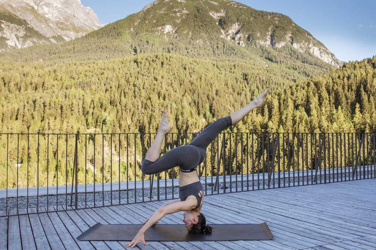 Vinyasa yoga retreat in the Swiss Alps