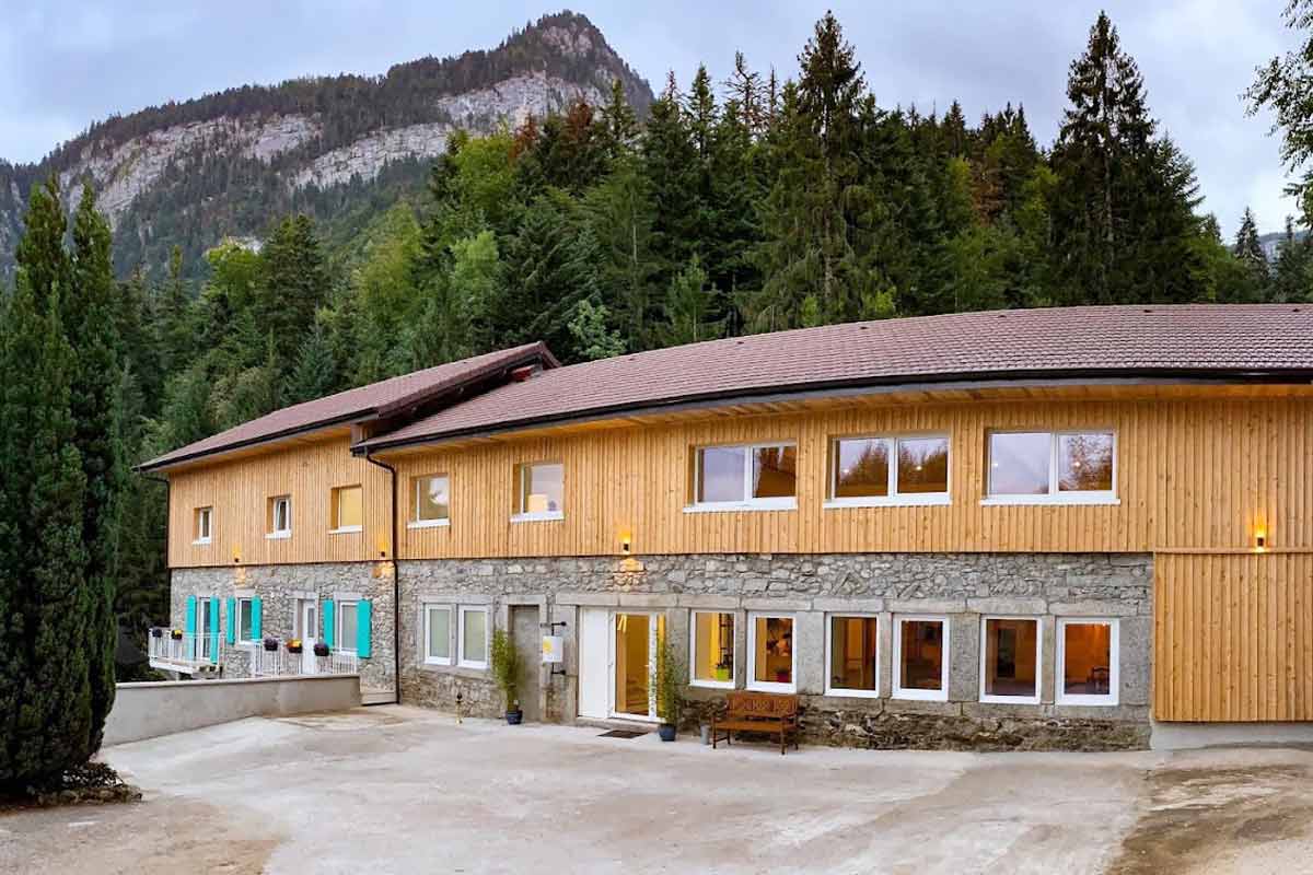 Yoga retreat accommodation near Chamonix