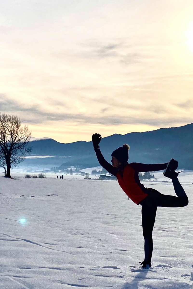 yoga in snow Grenoble with Carine Torres