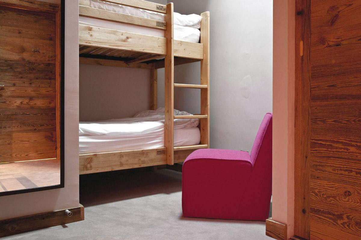 Bunk bed room in La Marmotte hotel chalet in Les Gets