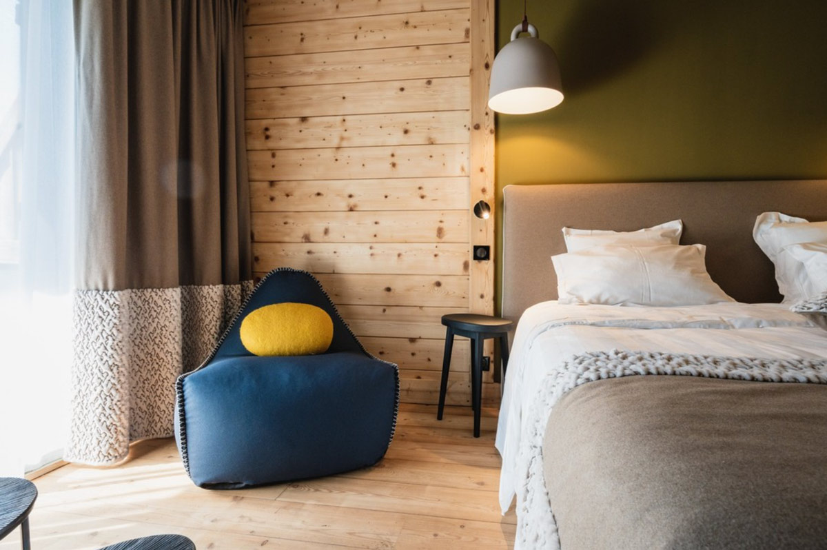 Bedroom in La Marmotte hotel in Les Gets