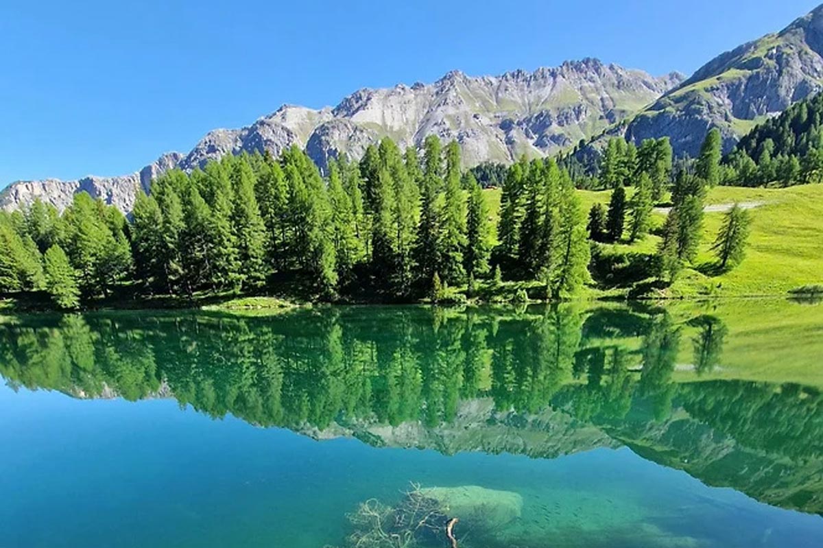 Lake Yoga & Hiking Retreat in Switzerland