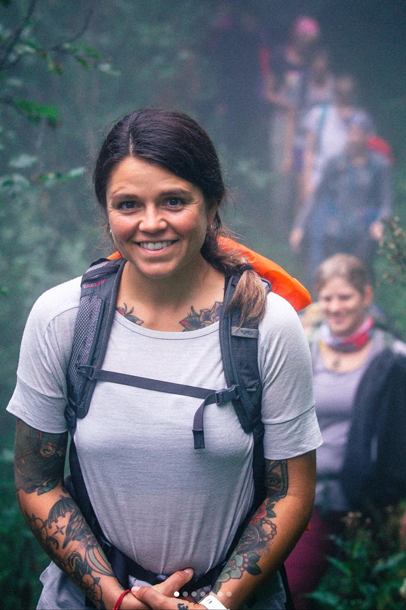 hiking guide Romana Maria Schwaiger on hiking and yoga retreat in austria