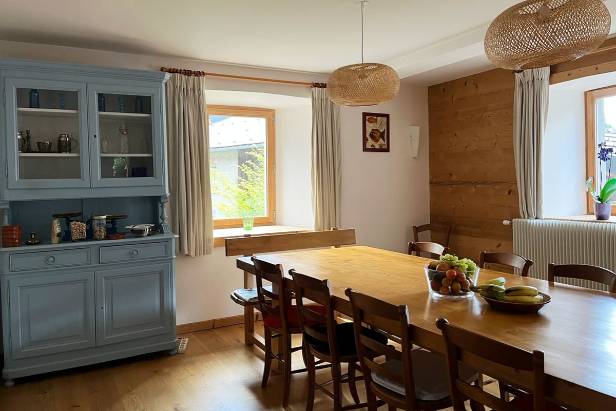 Maison la Cerisaie - dining room, chalet for retreats