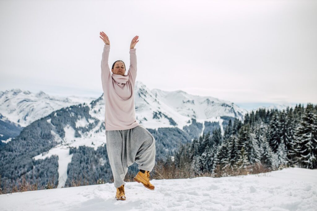 soaring crane qi gong pose